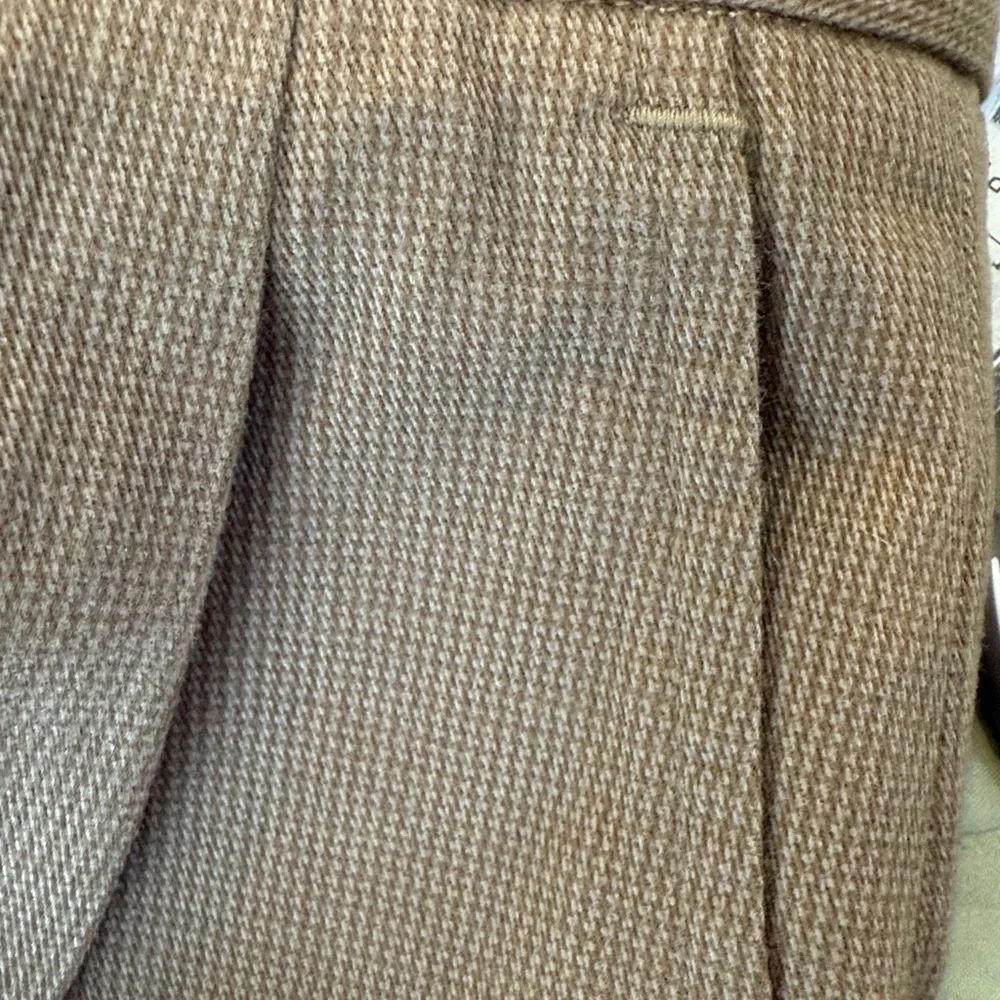 NWT 30x30 Claiborne Men's brown/tan pleated Pants.  Cuffed leg.